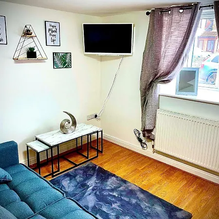 T-post 3* South Milford