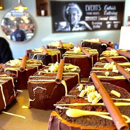 T-post 3* South Milford